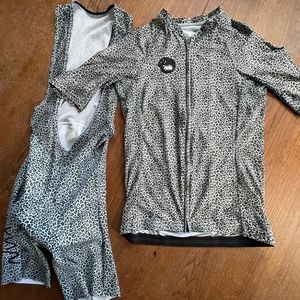 Women's Velocity "Big Cat" Cycling Kit by Wyn Republic (M)